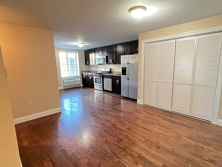 711 Sip St #203 — Photo 3