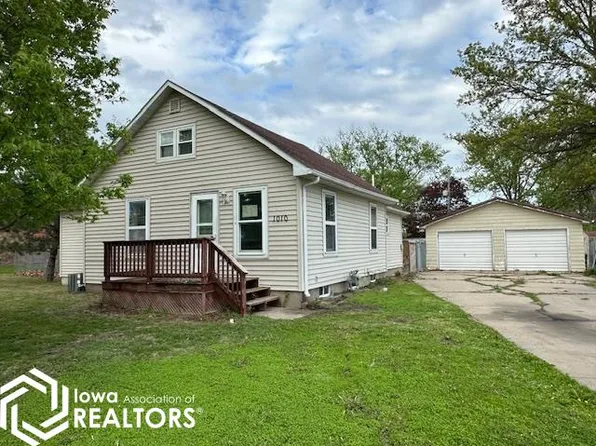 1010 N 17th St, Chariton, IA 50049