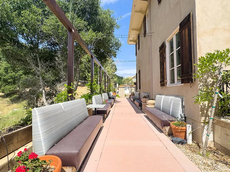 22040 Mount Eden Rd — Photo 33