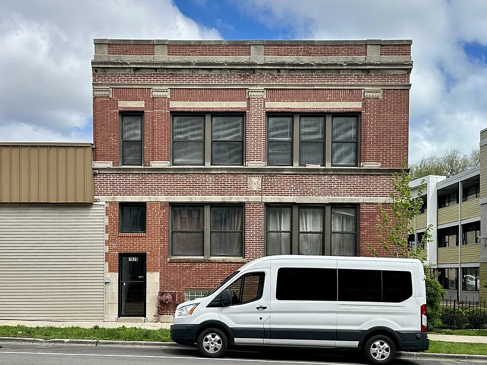 1670 W Pratt Blvd #4
