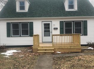 1305 S 14th St, Mattoon, IL 61938