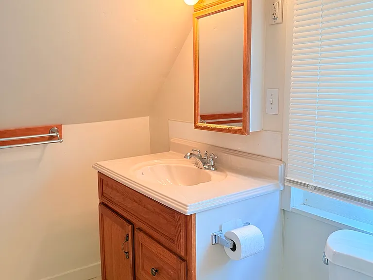 127 Hanover St #4 — Photo 8