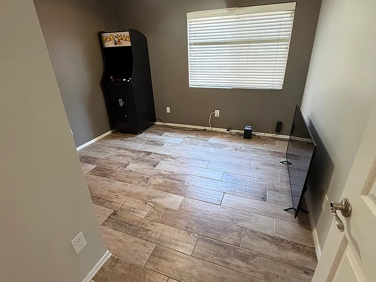 9011 E Sharon Dr — Photo 30