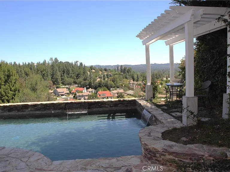 24574 Indian Hill Ln — Photo 15