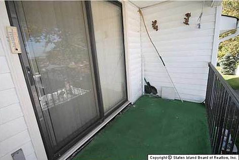 5th image of 27B Bradley Ct #42
