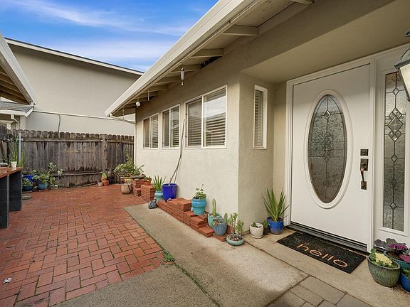 5th image of 9479 Saint Louis Way