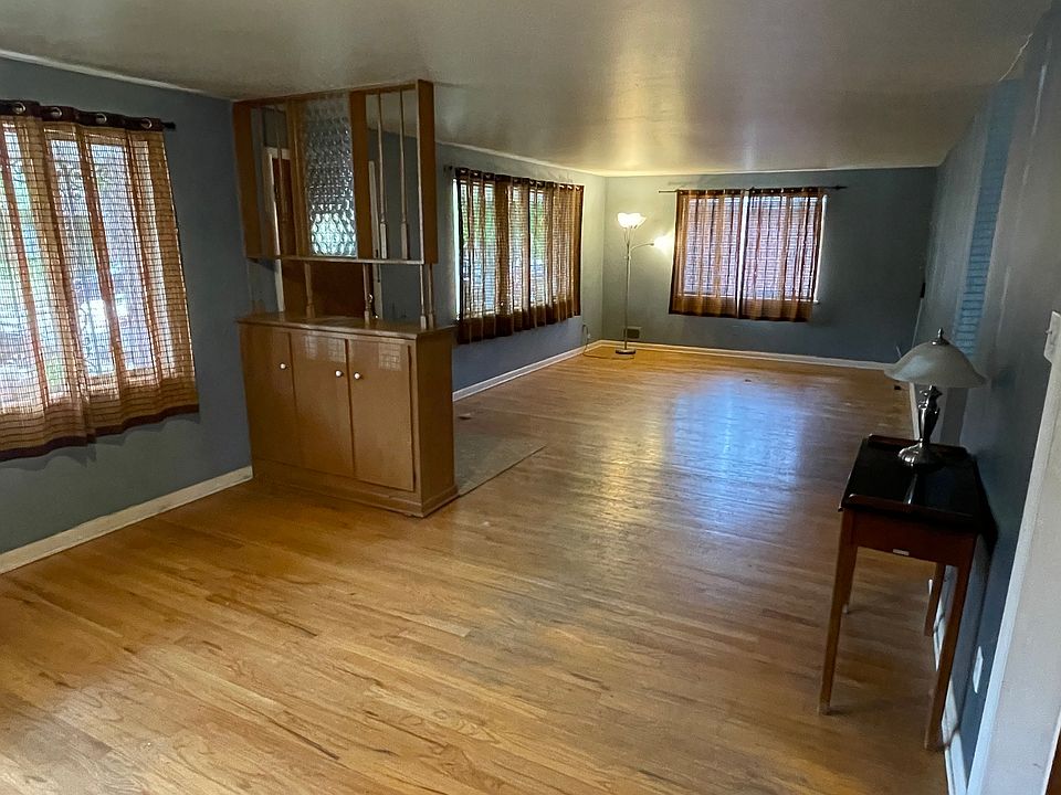 huge living room & dining room area