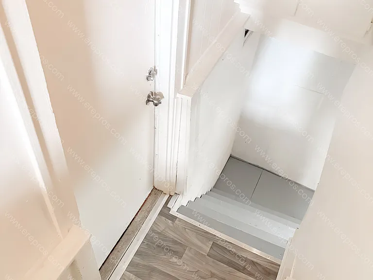 971 Woodbridge St — Photo 14