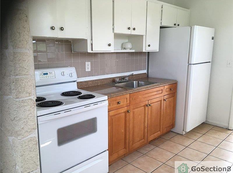 2nd image of 752 NW 4th St