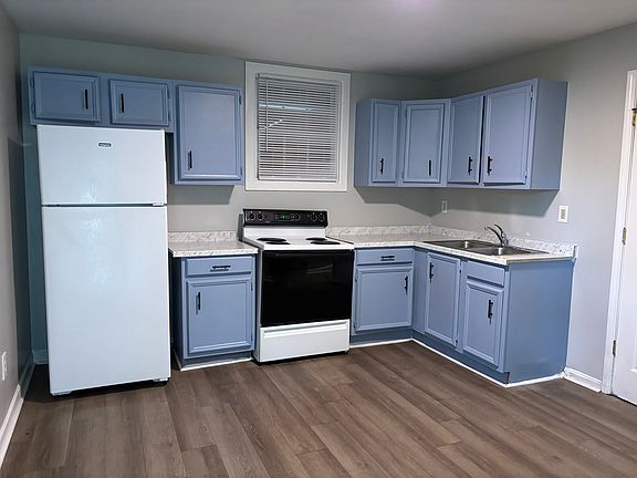 3rd image of 647 S 27th St