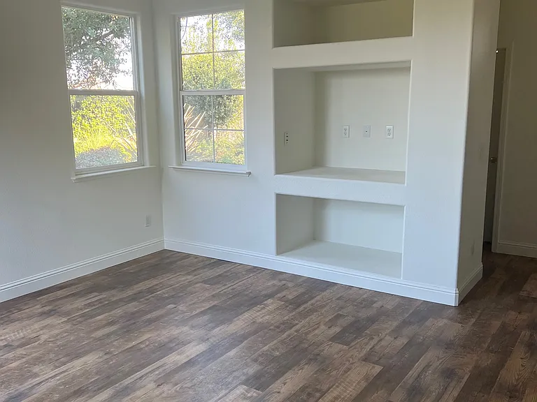 1892 N Mont Blanc Ln — Photo 9