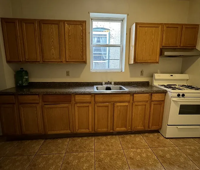 20 Morton Pl #3R — Photo 1