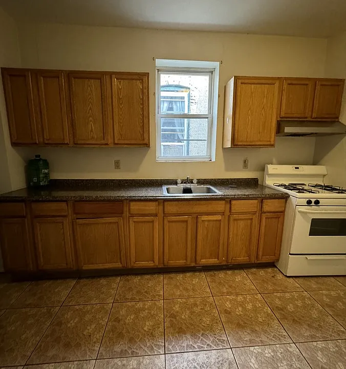 20 Morton Pl #3R