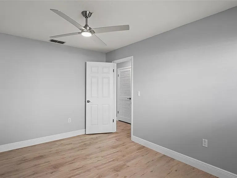 8312 Roxboro Dr — Photo 26