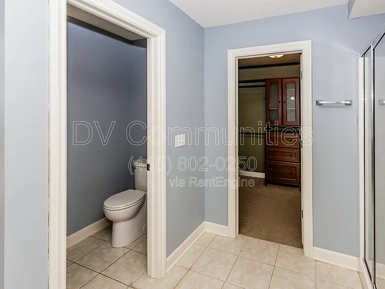 8240 Talbot Cir — Photo 32