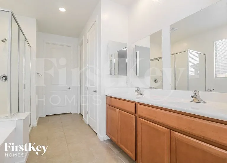 13581 N 141st Ln — Photo 12