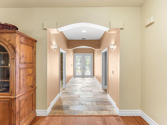 3rd image of 10295 Saint Andrews Road