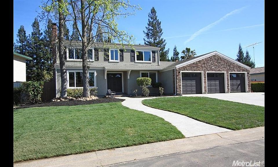2nd image of 116 Blue Canyon Way