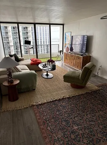 555 NE 15th St #29G — Photo 4