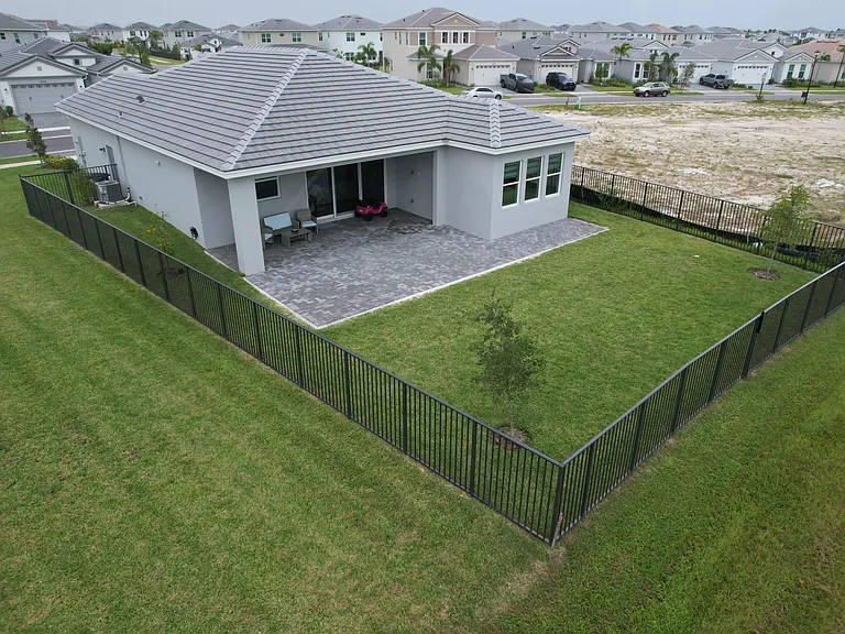 14075 Spruce Pine Dr — Photo 3