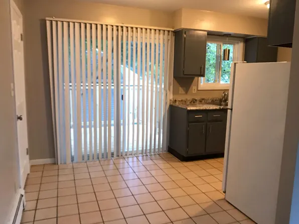 1894 Phillips Ave APT 3, Holt, MI 48842