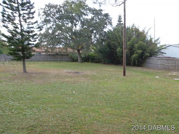 4th image of 493 Wales Ave