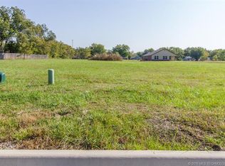 702 Sooner Pl, Dewey, OK 74029