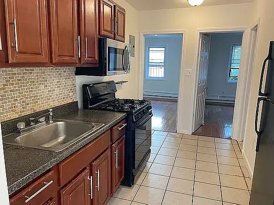 Rented by Winzone Realty Inc | media 8