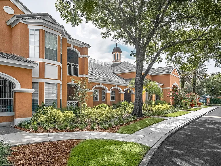 Henley Tampa Palms — Photo 21