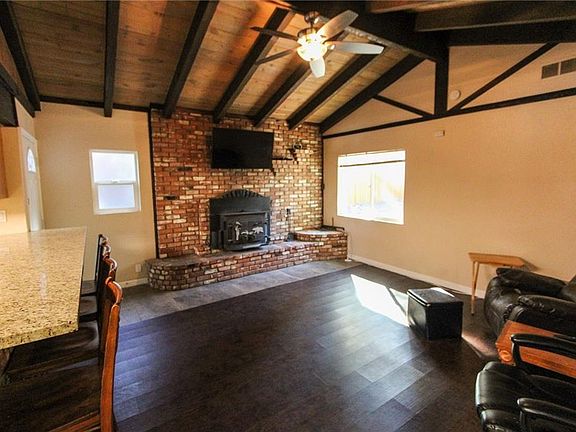 2nd image of 212 Sherwood Blvd