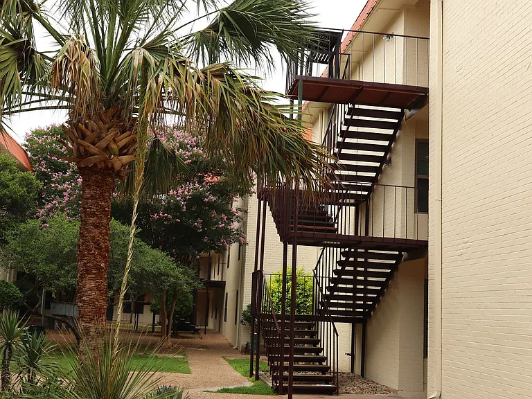 Su Casa — Photo 19