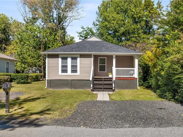 905 Willow St, Eden, NC 27288