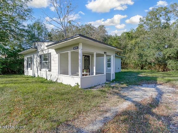 3rd image of 8241 DICKIE Drive