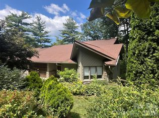 2902A Timber Trl, Asheville, NC 28804