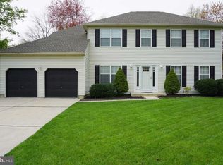 424 Arrowood Ln, Newark, DE 19702