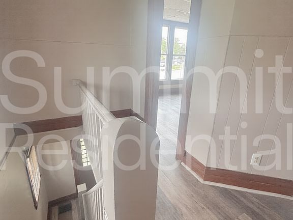 5th image of 188 Marion Ave #188