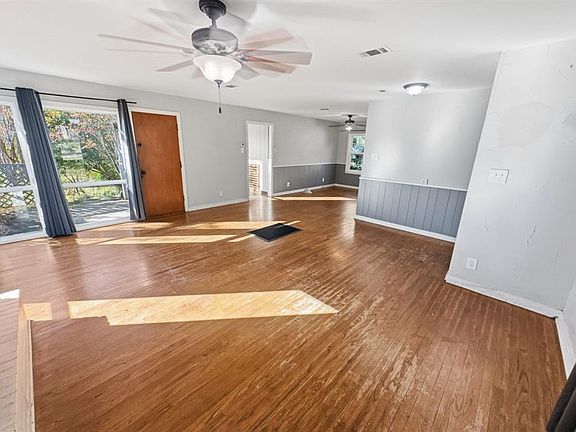 4th image of 909 S Brown Ave #909