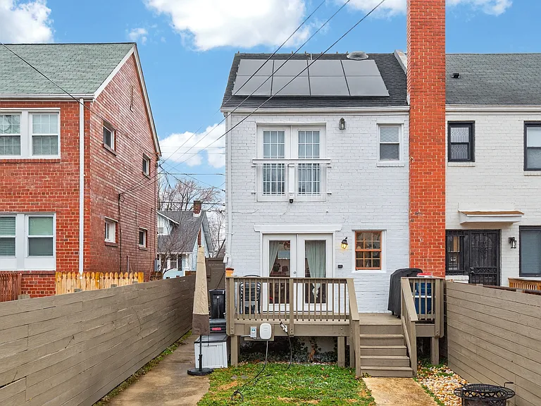 162 Forrester St SW — Photo 6