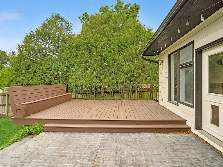 2310 Yorkshire Dr — Photo 17