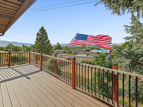 4th image of 299 E Sage Cir