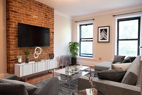 Rented by Susan Penzner Real Estate | media 13