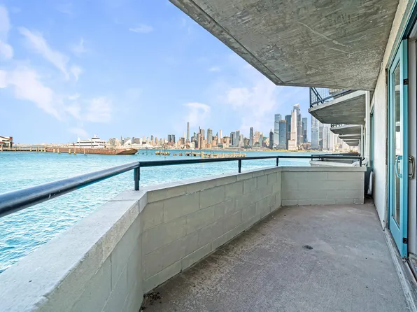 600 Harbor Boulevard image 13 of 27