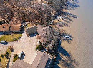 700 Shoreline Dr, Cicero, IN 46034