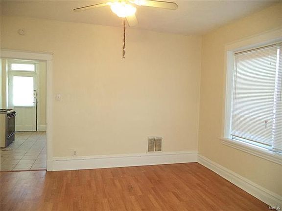 4th image of 4102-4104 California Ave