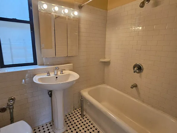 701 West 175th Street 2J image 7 of 7