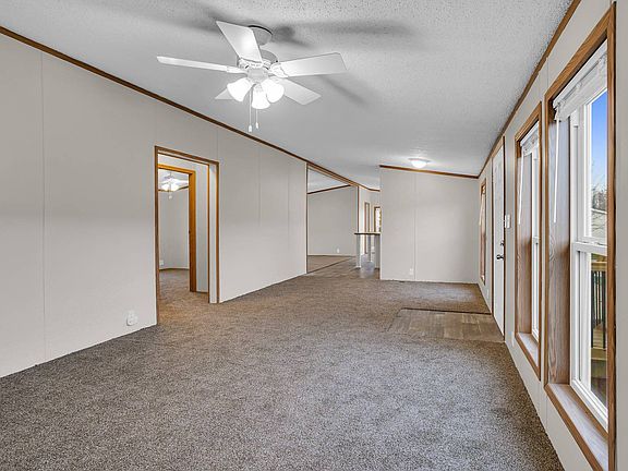 4th image of 458 Halwick