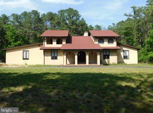 24 Grassy Lake Rd, Shamong, NJ 08088