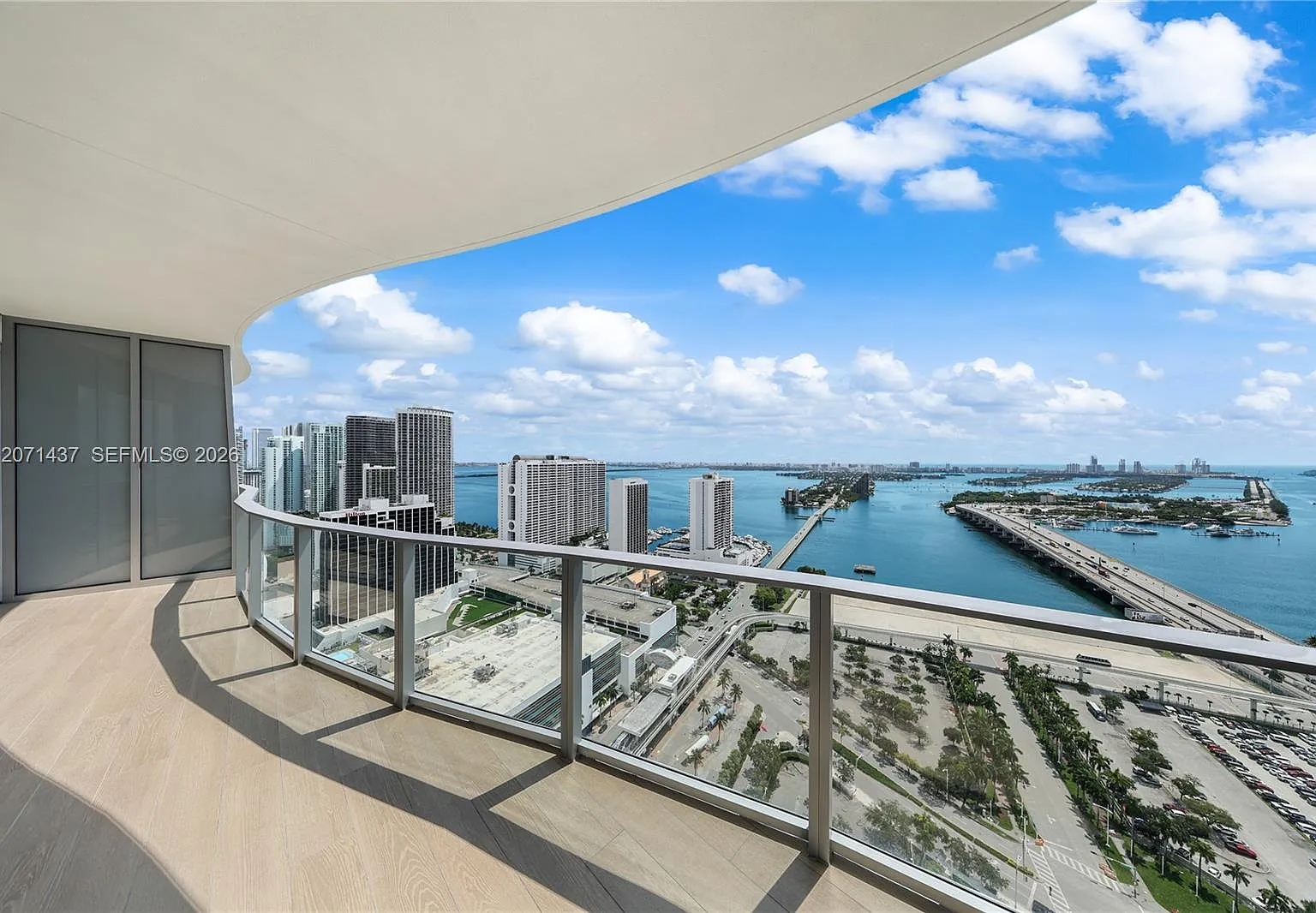 Casa Bella Residences — Photo 1