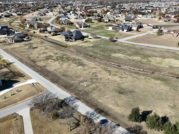 12800 Singleton Dr, Haslet, TX 76052