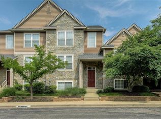15813 Robinson St, Overland Park, KS 66223